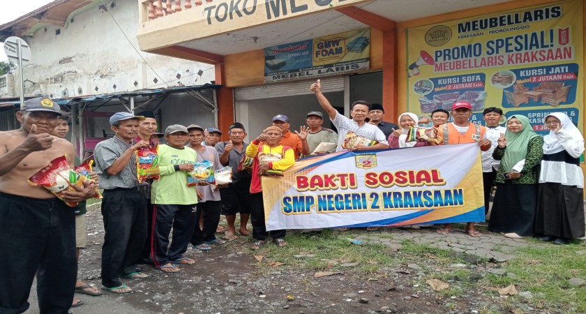 Pembagian Beras kepada Tukang Becak